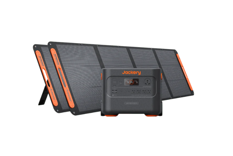 Explorer 2000 Plus + SolarSaga 200W x 2