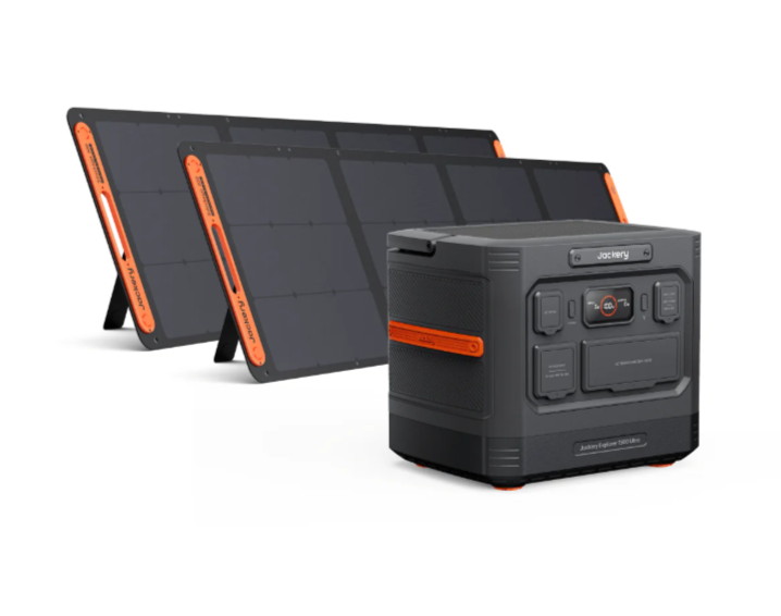 Explorer 1500 Ultra + SolarSaga 200W x 2