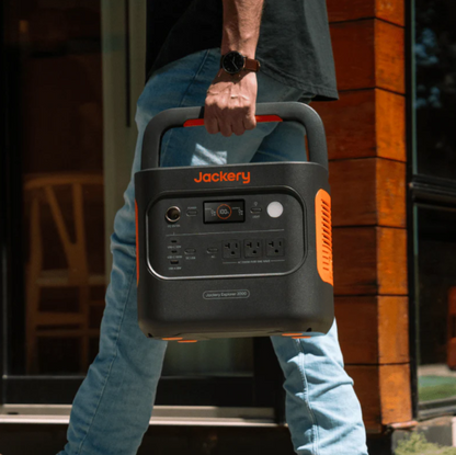 Explorer 2000 v2 + SolarSaga 200W x 2